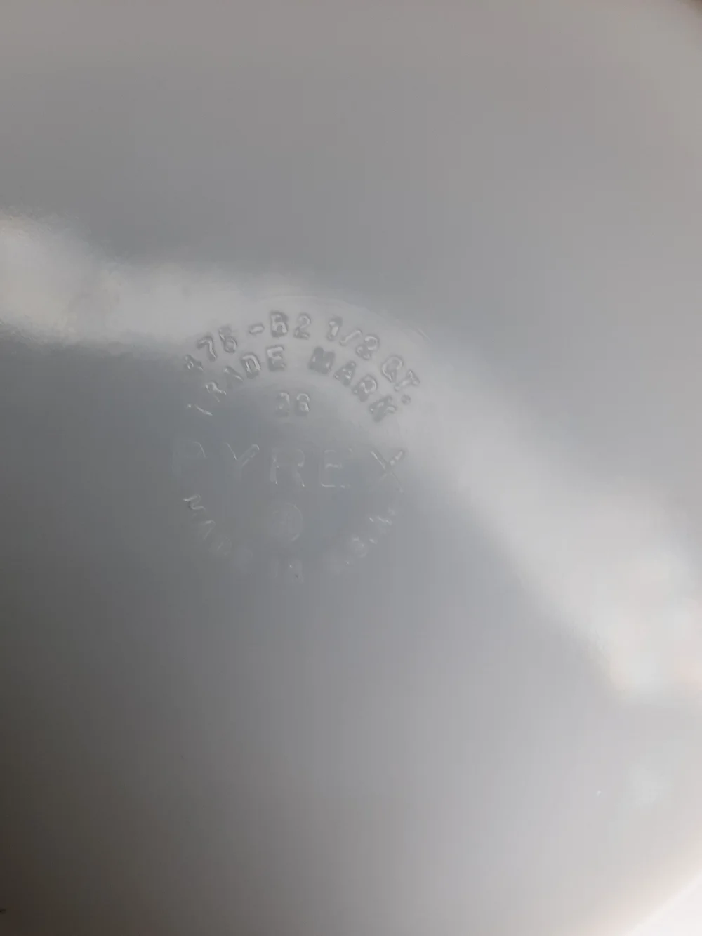 Pyrex Town & Country 475 Casserole Dish